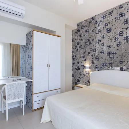 Sirena Boutique Hotel 3*