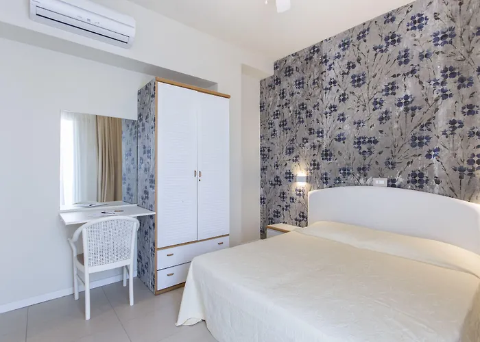 Sirena Boutique Hotel 3*